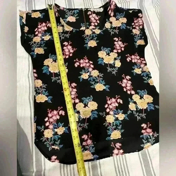 Pink Rose size medium sheer blouse - Picture 6 of 6